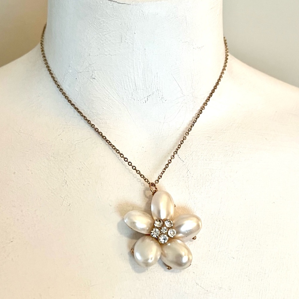 Vintage 80s Flower Costume Jewelry Necklace